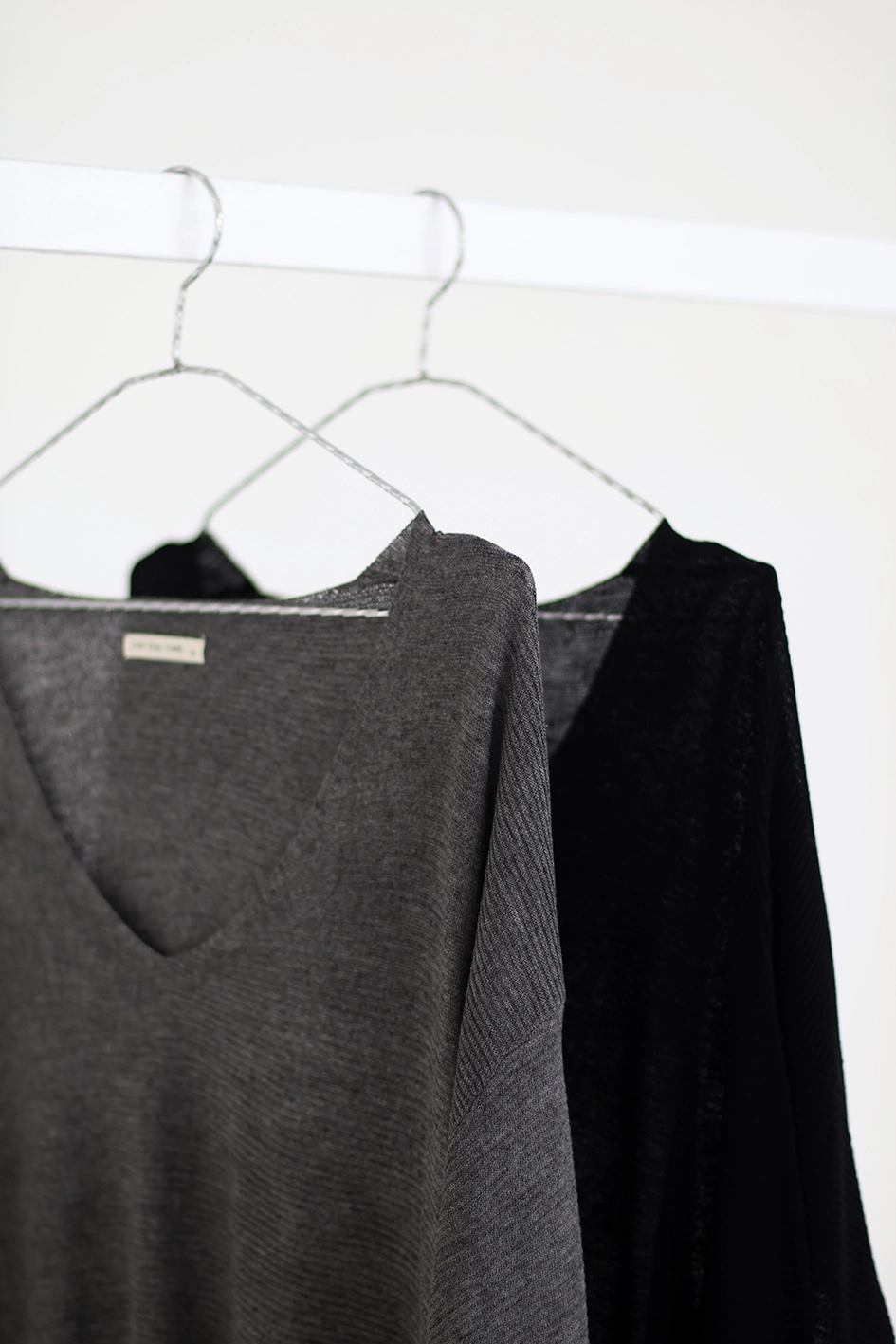 Sweater Cuello V LYON - Image 3